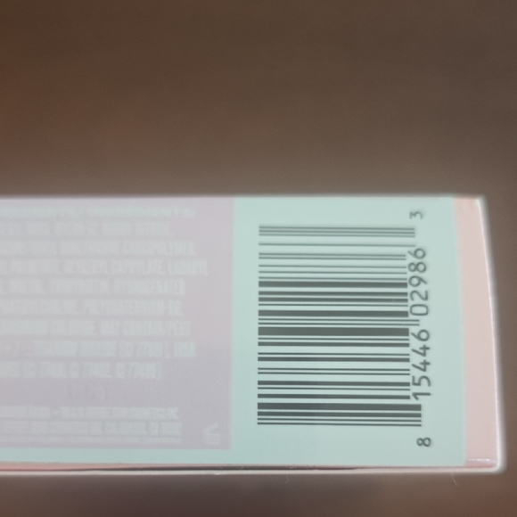 Jeffree Star Rose Setting Powder - Picture 3 of 3